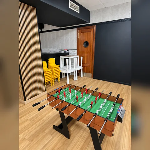 Futbolín de la sala de Espai Únic